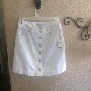 Forever 21 white short skirt *BRAND NEW*